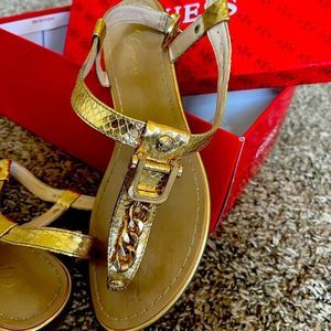 Guess Sandals Size 8.5 Summer woman thong flat Gold. Condition is Pre-owned.